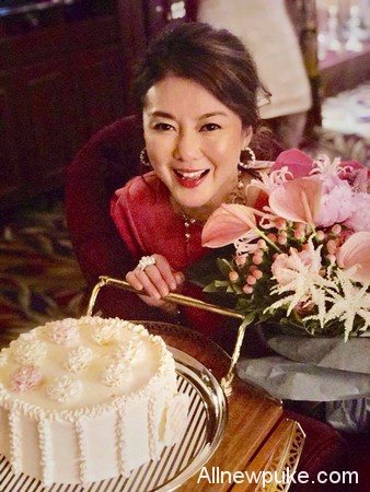 《家有囍事》陈淑兰曝秘婚 蛋糕祝福藏&quot;老婆&quot;露馅